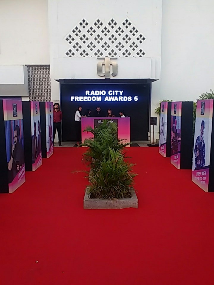 radiocityindia's tweet photo. Stage is set... Witness India's best Indie Music Award Ceremony!! May the best win!!! #RadioCityFreedomAwards #RCFA5 https://t.co/cEwyIRsdqf