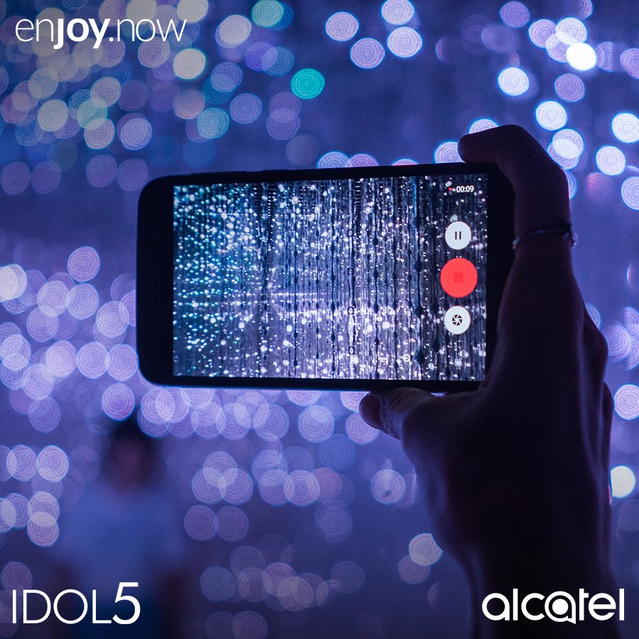 alcatelmobileTR's tweet photo. Unutulmaz anlarınızın bir saniyesini bile kaçırmayın. Mükemmel odaklanma özelliği ile IDOL5.
#Alcatel #Idol5 #Enjoynow https://t.co/oi7CeOcgo8