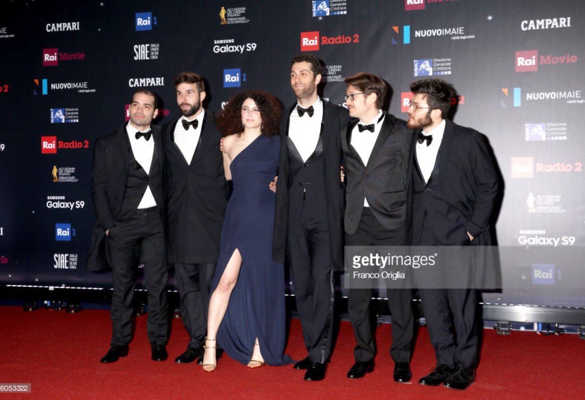 _STAG's tweet image. Stanotte abbiamo fatto un sogno. Eravamo nominati ai @PremiDavid, sfilavamo sul red carpet e poi, qualcuno pronunciava ad alta voce i nostri nomi e in un secondo si sentivano in tutta Italia. Se tutto questo fosse vero non direste anche voi, senza alcun dubbio, che abbiamo vinto?