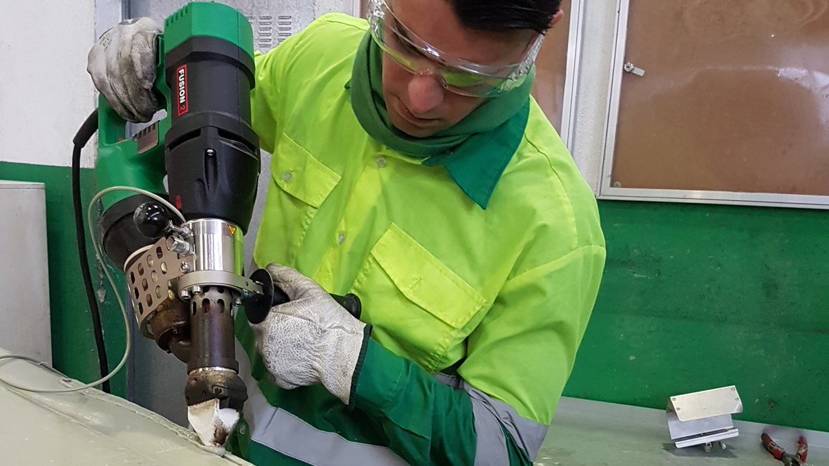 leisterworld's tweet photo. Protecting the environment, #recycling and saving money are important global issues that are becoming increasingly important. Our contribution: Repairing plastic containers with our hand extruder #FUSION2. 
Read the full story on #LEISTER Stories: https://t.co/vSzxLRqzDc https://t.co/PbwlhA5aOU