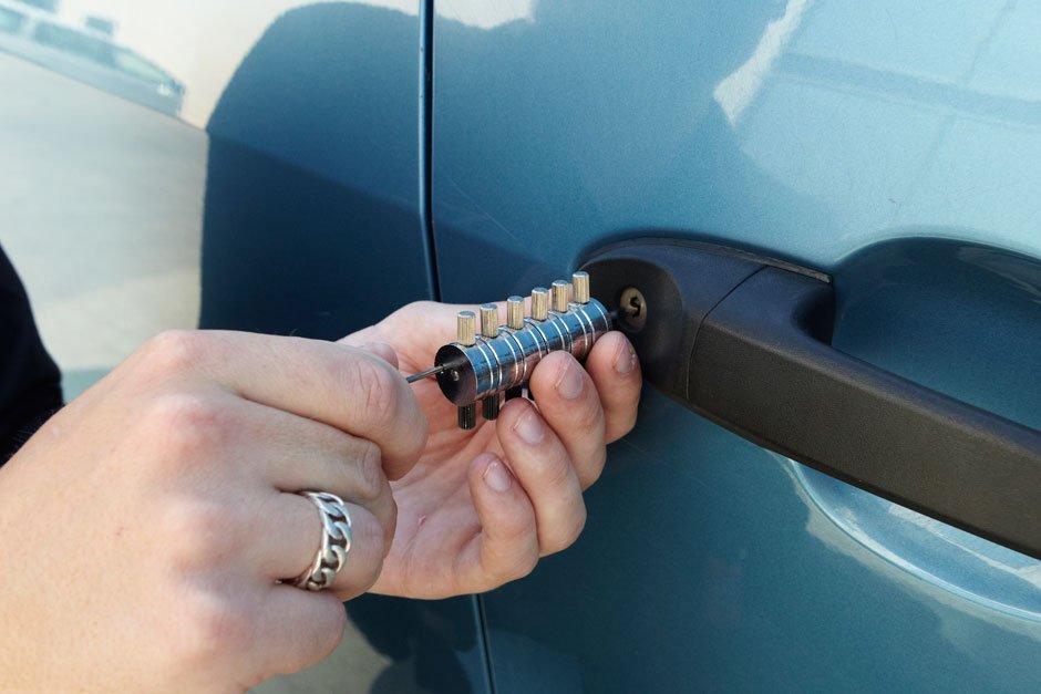 If your vehicle lock is jammed and won’t open, then rely on Dallas Locksmith! We’re the best &amp; experienced #autolocksmith service provider in #Dallas, #TX! Try us! dallaslocksmithtx.com/automative-loc…
#locksmithservice #lockoutsolution #commerciallocksmith