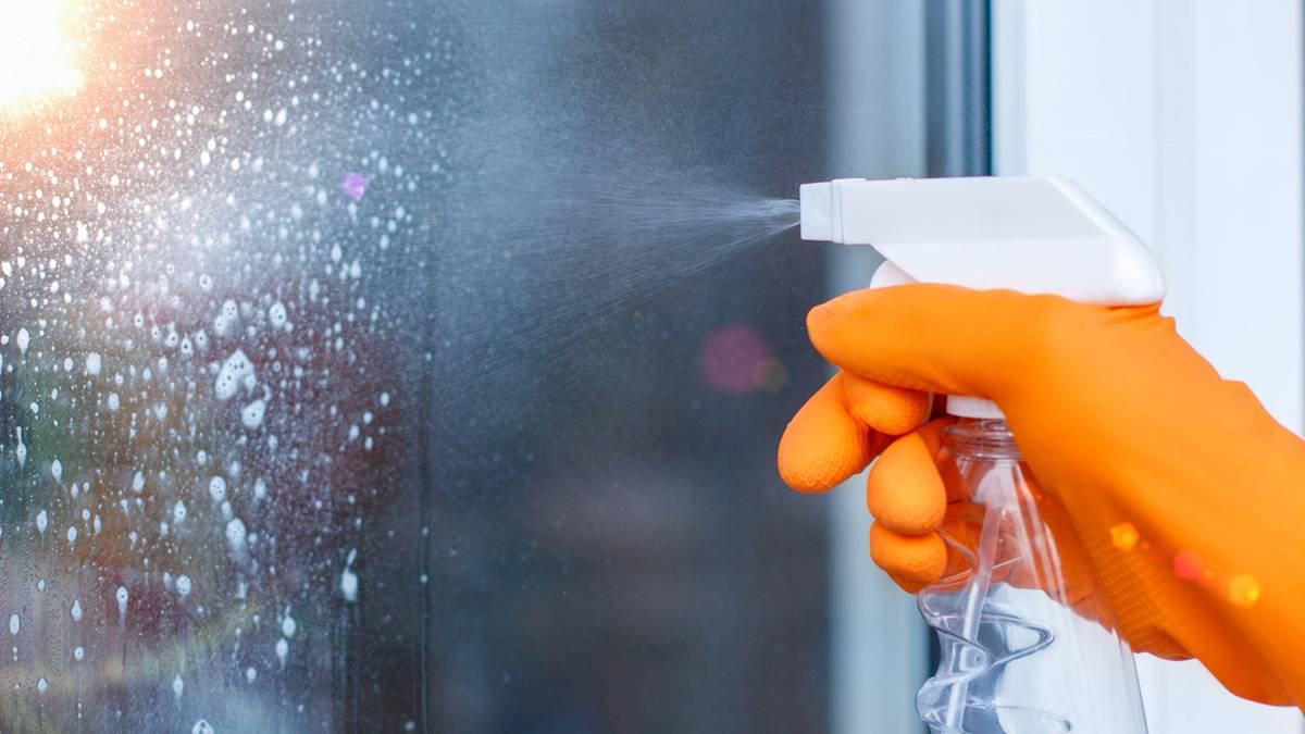 rekord_de's tweet photo. Tipps &amp; Tricks: Neue Fenster bekommen, doch wie bekommt man die Scheiben bestmöglich geputzt und das noch Schlierenfrei? Die Stiftung Warentest hat getestet - SternTV berichtet...

https://t.co/Xt4jTPu4mS https://t.co/CHXVFfmxX3