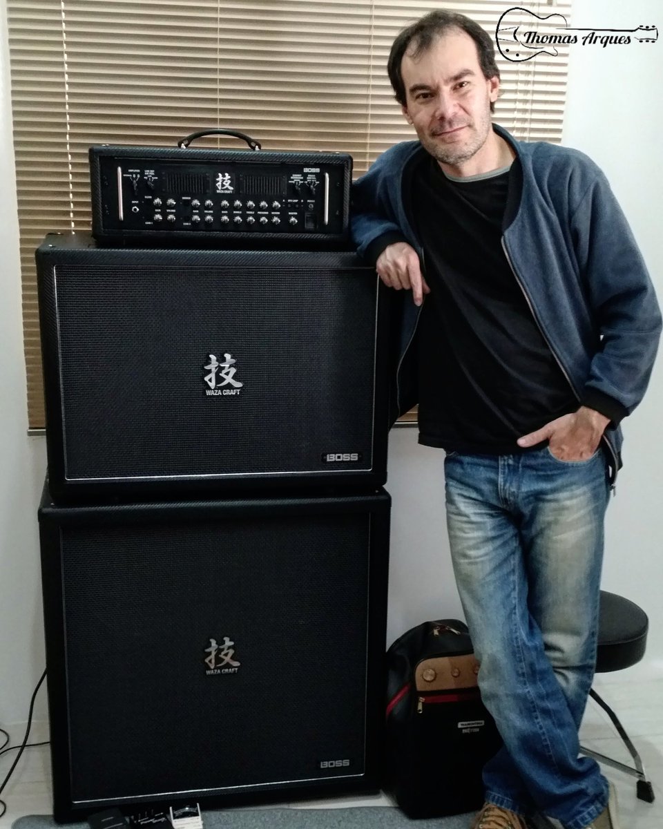 ThomasArques's tweet photo. #TBT 2016
Na sede da @Roland_Brasil , testando o amplificador @BossFX_US Waza Craft
🤘🏻🎸🔊🎶

#bossfx #bosspedal #bossamp #bossbrasil #rolandbrasil #bossfx_us #wazacraftamp #thomasarques #guitaramp #guitar #guitarist https://t.co/tPFvDXKncw