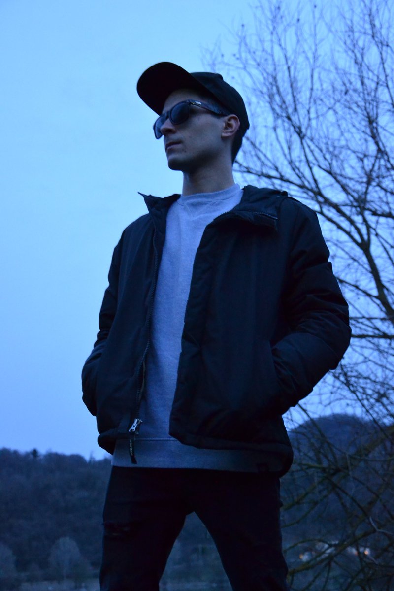 BIFOOFFICIAL's tweet photo. NEW MUSIC SOON https://t.co/mujtCcUORw