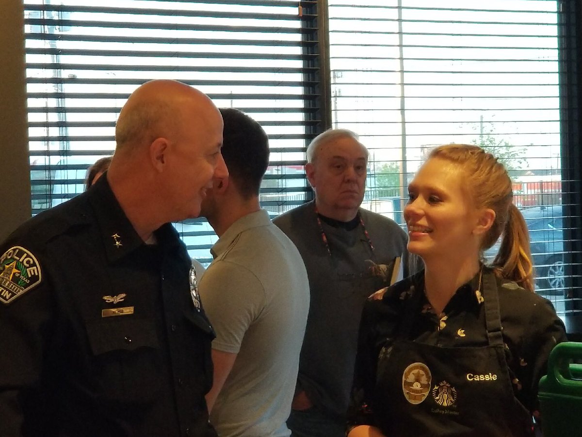 ChiefElyReyes's tweet image. Another great @CoffeewithaCop !  Thanks to @Starbucks for being a great host.  The @Austin_Police District Representatives provide a level of community service second to none!