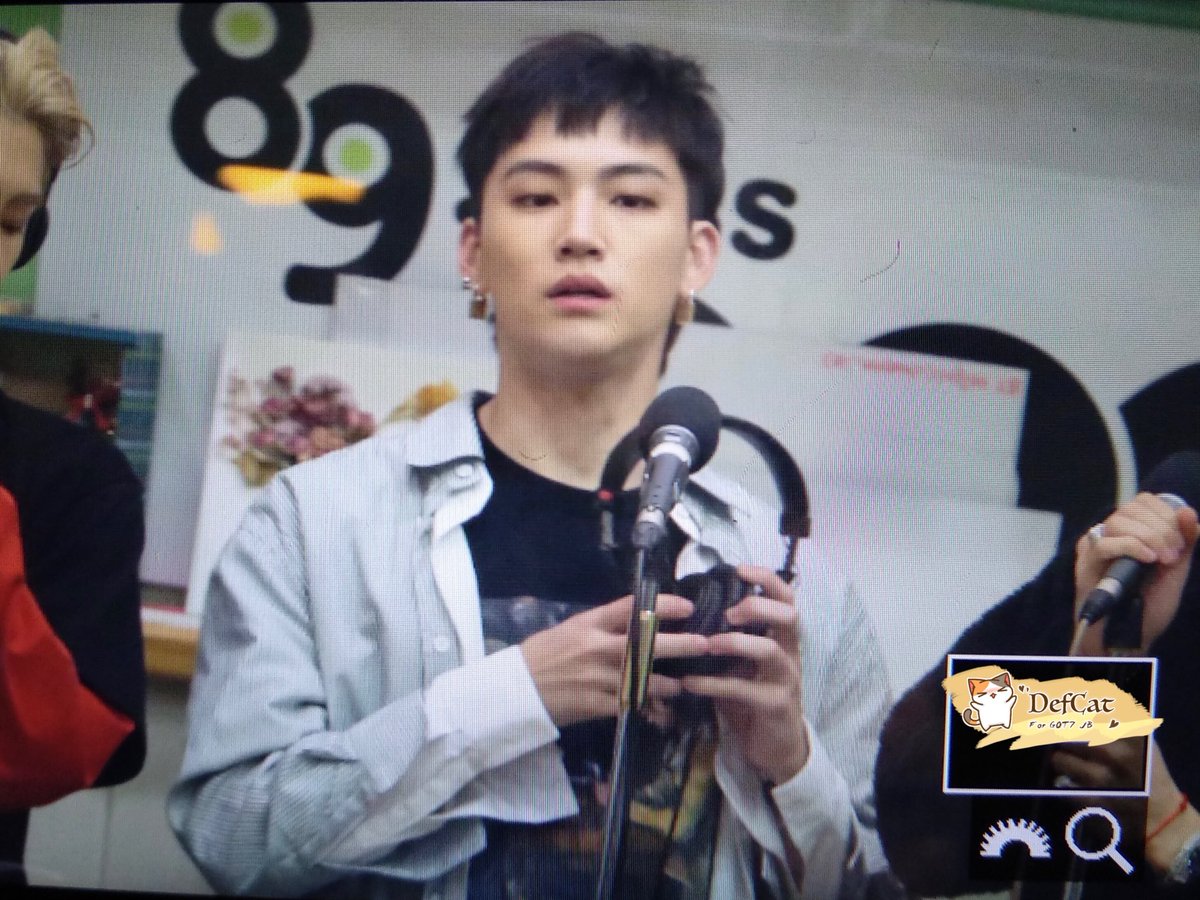 DefCat16's tweet photo. 180322 [Preview]
#GOT7 #갓세븐 #JB #재범 #Jaebeom #Defsoul #EyesOnYou #Look https://t.co/4Q8TeYBYBD