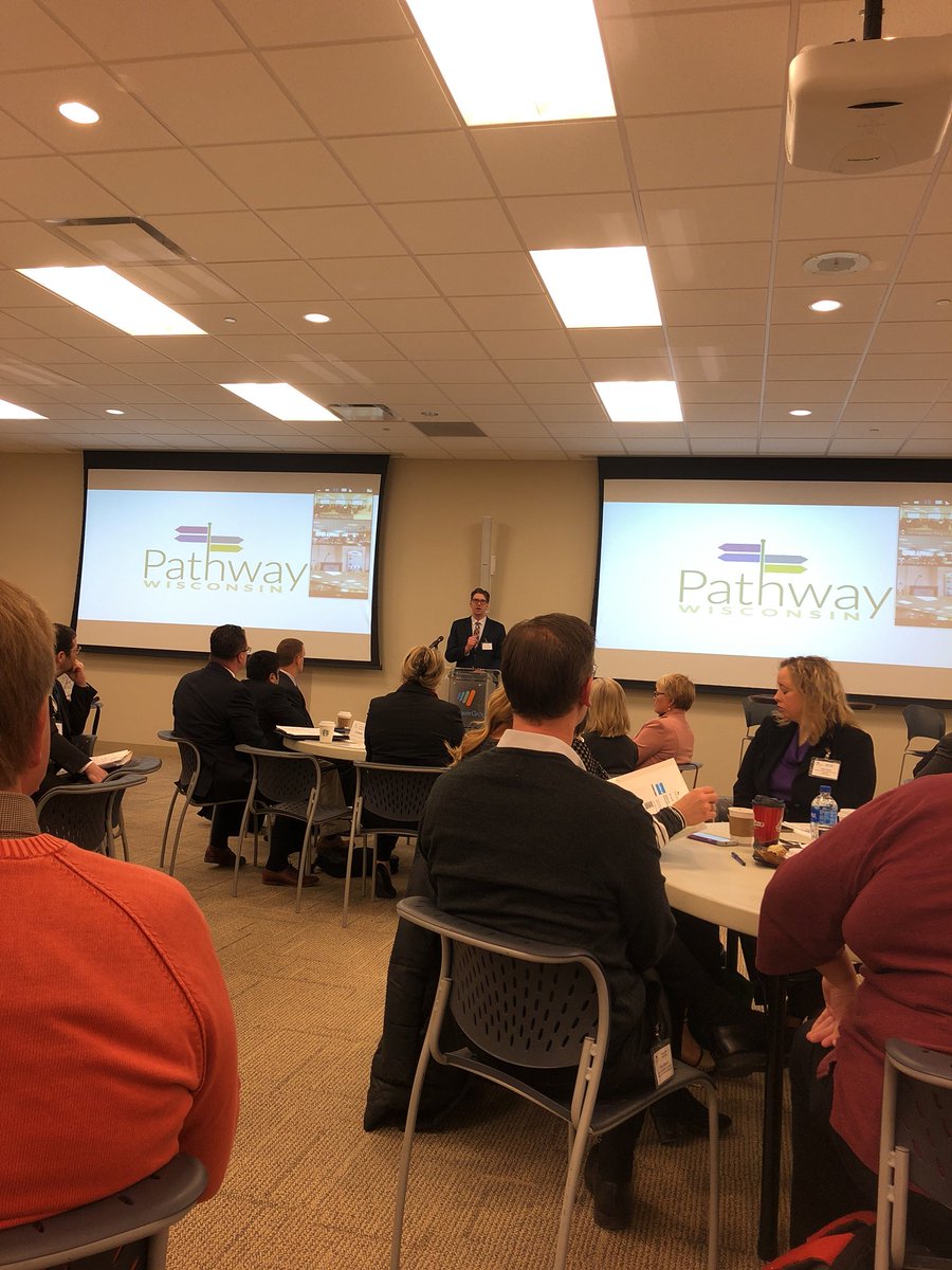 mheilberger's tweet photo. JP Morgan Chase kicking off #PathwaysWI2018 https://t.co/nK3qeGu95D