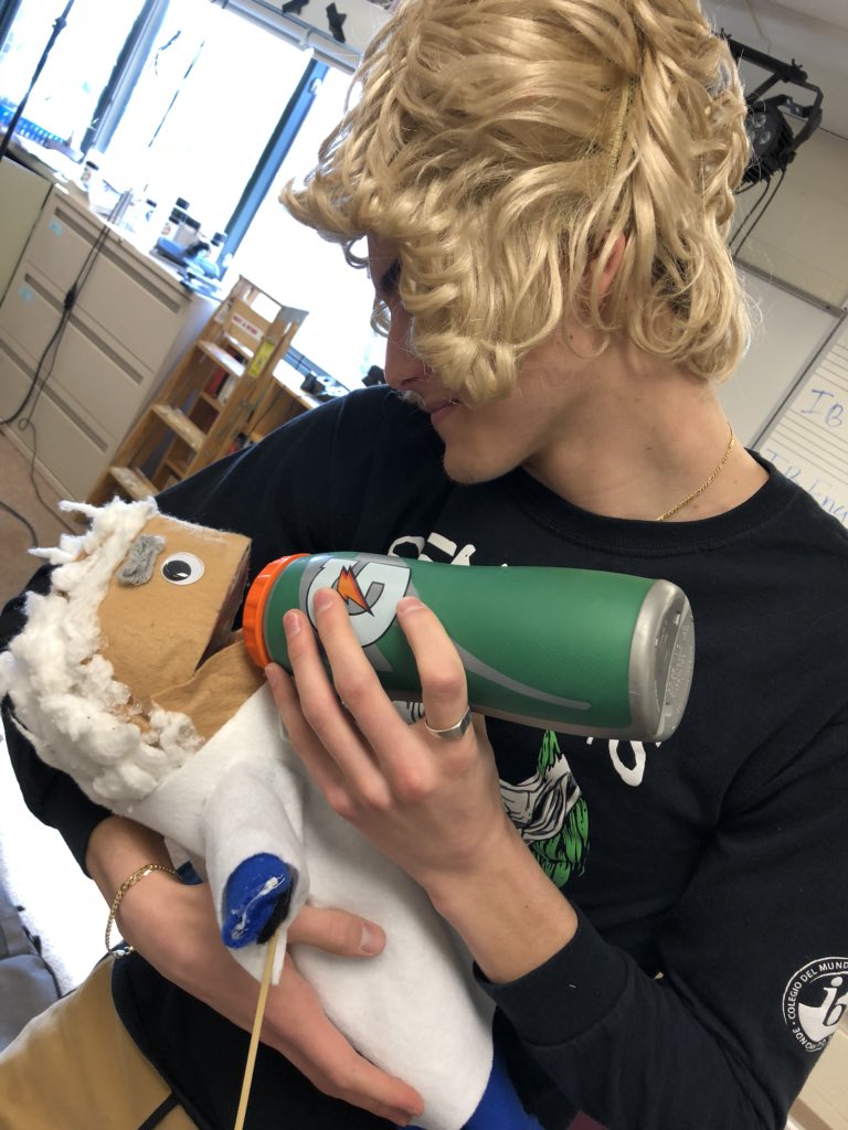 FitzgeralPuppet's tweet photo. #fitzgeraldfridays https://t.co/N2LKxKtEZv