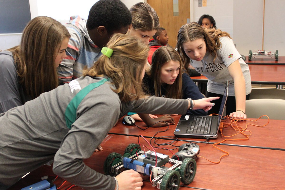 futuremsuegr's tweet photo. We will be hosting Design Day on April 27th!
The MSU College of Engineering celebrates the achievements of its students by hosting Design Day, where student teams exhibit their design projects and compete for awards. https://t.co/Zv6G7diTu4