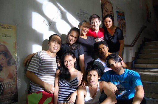Brillante Mendoza ar Twitter: “#ThrowbackThursday Shooting of my film " SERBIS", ten years ago at the Family Theater in Angeles City. With Gina  Parenño, Jaclyn Jose, Julio Diaz, Kristofer King, Mercedes Cabral, Roxanne