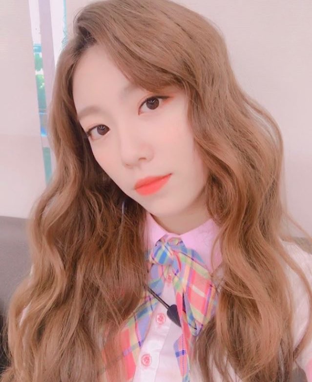 TAGsRP's tweet photo. 15. [ Lee Suji / Halla ] Serius, suka plot or imagine will do, tau saya siapa, and i'm into clingy boys. Bias : BTS esp Jeon Jungkook &amp; Jungwoo. #TWGL https://t.co/2OFRNrIJnP