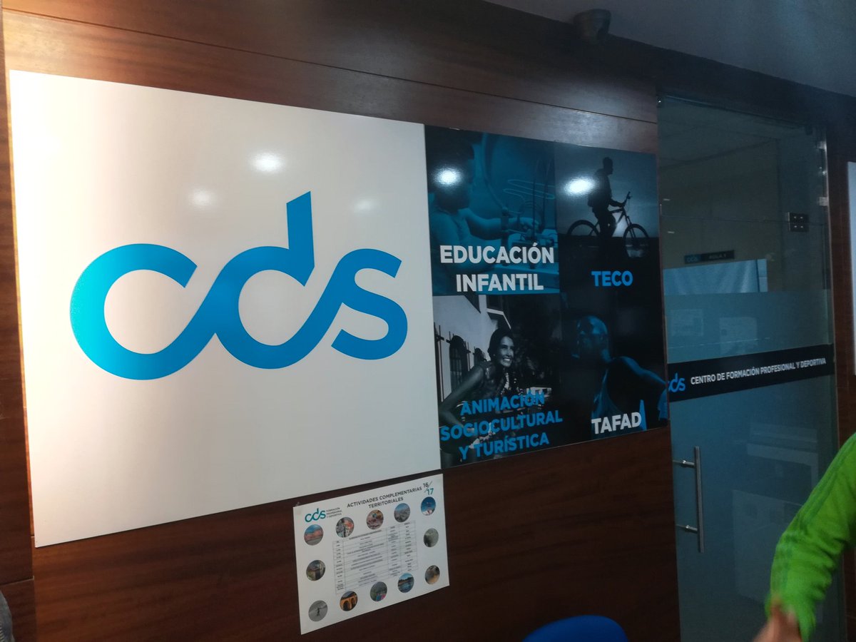 LanzaCaceres17's tweet photo. Más #intermediaciones en el día de hoy en #Cáceres con @cds_formacion, formación deportiva y profesional, siendo el primer centro privado de estas características en Extremadura donde imparten cursos TECO, TAFAD y Educación Infantil. Gracias a Carlos Davila y José Antonio Muriel https://t.co/ITGcKqEXsj