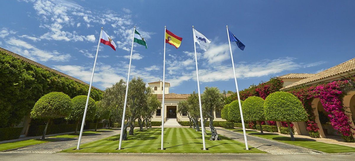 golfindustria's tweet photo. El Real Club Valderrama, uno de los cincuenta mejores clubs de golf del mundo según el ranking de Platinum Clubs of the World de 2018 https://t.co/MEapwM1sOs @23jrb @FpadronCCM @serranogolf @AgronomyRCV @valderramasters https://t.co/rCj69X3rS7