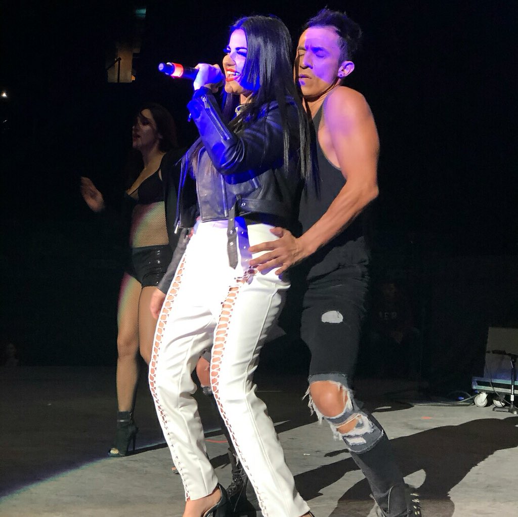 HDAbreuCoelho's tweet photo. Retweeted I❤️MaitePerroni (@Dani_perroni):
#📷: Maite Perroni (@MaiteOficial) en #SpringFest2018ByFresca con su concierto Padrísimo 👏🏽👏🏽💃🏻🎤❤️ #éxito #YaquieroenBrasil🇧🇷🙏🏽 https://t.co/lwKc6We8q3