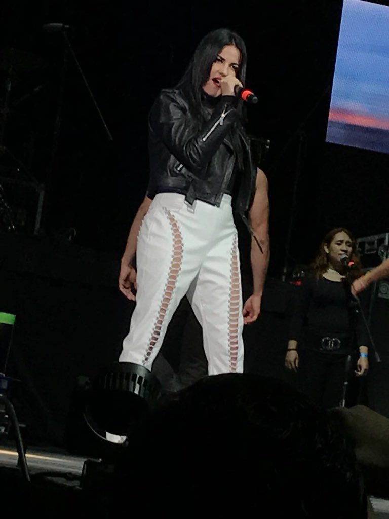 HDAbreuCoelho's tweet photo. Retweeted I❤️MaitePerroni (@Dani_perroni):
#📷: Maite Perroni (@MaiteOficial) en #SpringFest2018ByFresca con su concierto Padrísimo 👏🏽👏🏽💃🏻🎤❤️ #éxito #YaquieroenBrasil🇧🇷🙏🏽 https://t.co/lwKc6We8q3