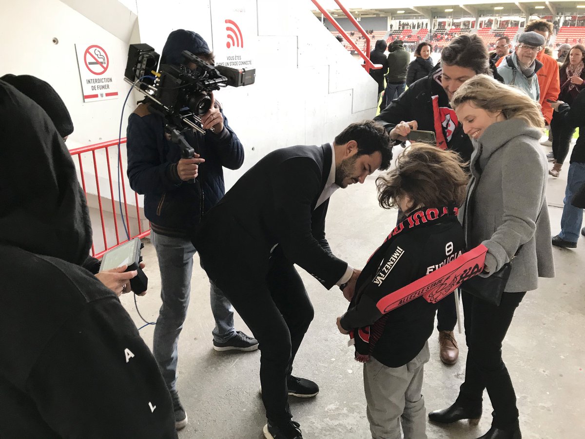 LBF_PROD's tweet photo. Tournage pour La Poste au stade Toulousain et au théâtre de l'Allégria
#Tournage #ALEXAmini #ArthurBonneval #ErnestWallon #Toulouse #Paris https://t.co/f11UeN2jBs