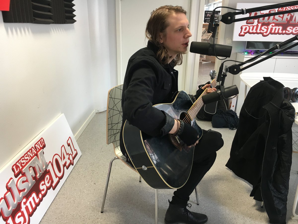 Today at 16:00 - isch (in 1 hour) I'll be doing an interview at PULSFM Borås, (In swedish) and also play our first single acoustic from our new album "Naked &amp; Exposed" and also they will play HABITS. So tune in, either on pulsfm.se or their app PULSFM or 104,1 FM /M