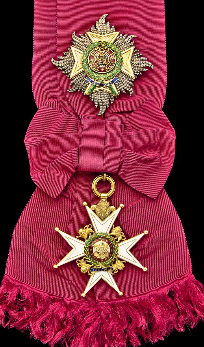 MacArthur1880's tweet photo. March 1944: #GeneralMacArthur is presented with Britain's Military Division of the Most Honorable Order of the Bath, GCB in recognition of his "distinguished service in the Southwest Pacific Area at a critical state in Japan's southward advance." #WWII #OrderofBath https://t.co/OBwqFLGCet