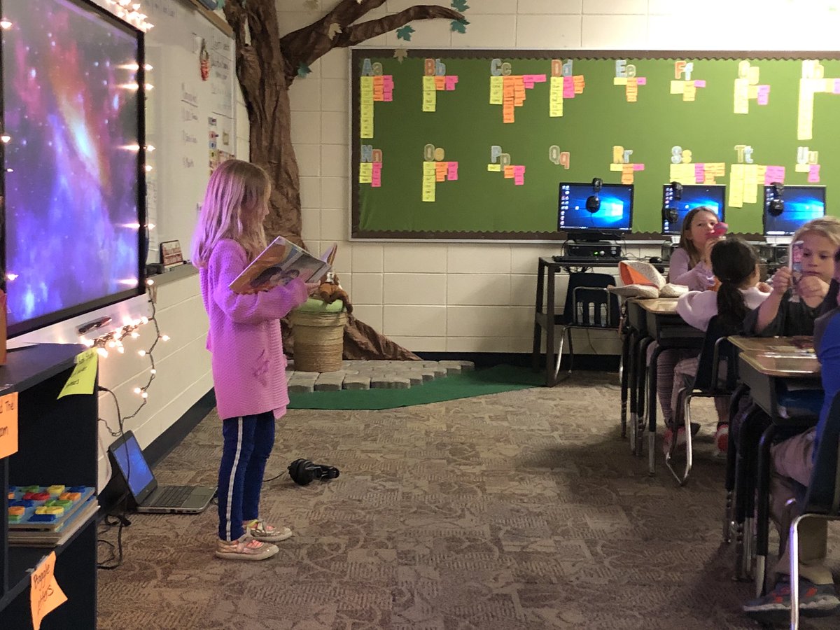_SteeleJackson_'s tweet photo. Everyday during snack, I have students volunteer to #read to the class. This has been great motivation in my classroom. The students are so supportive of each other and always clap at the end to show their support! #reading #literature #Elementary #kidsdeserveit @AuburnCityEdu https://t.co/4kiZ16DFit