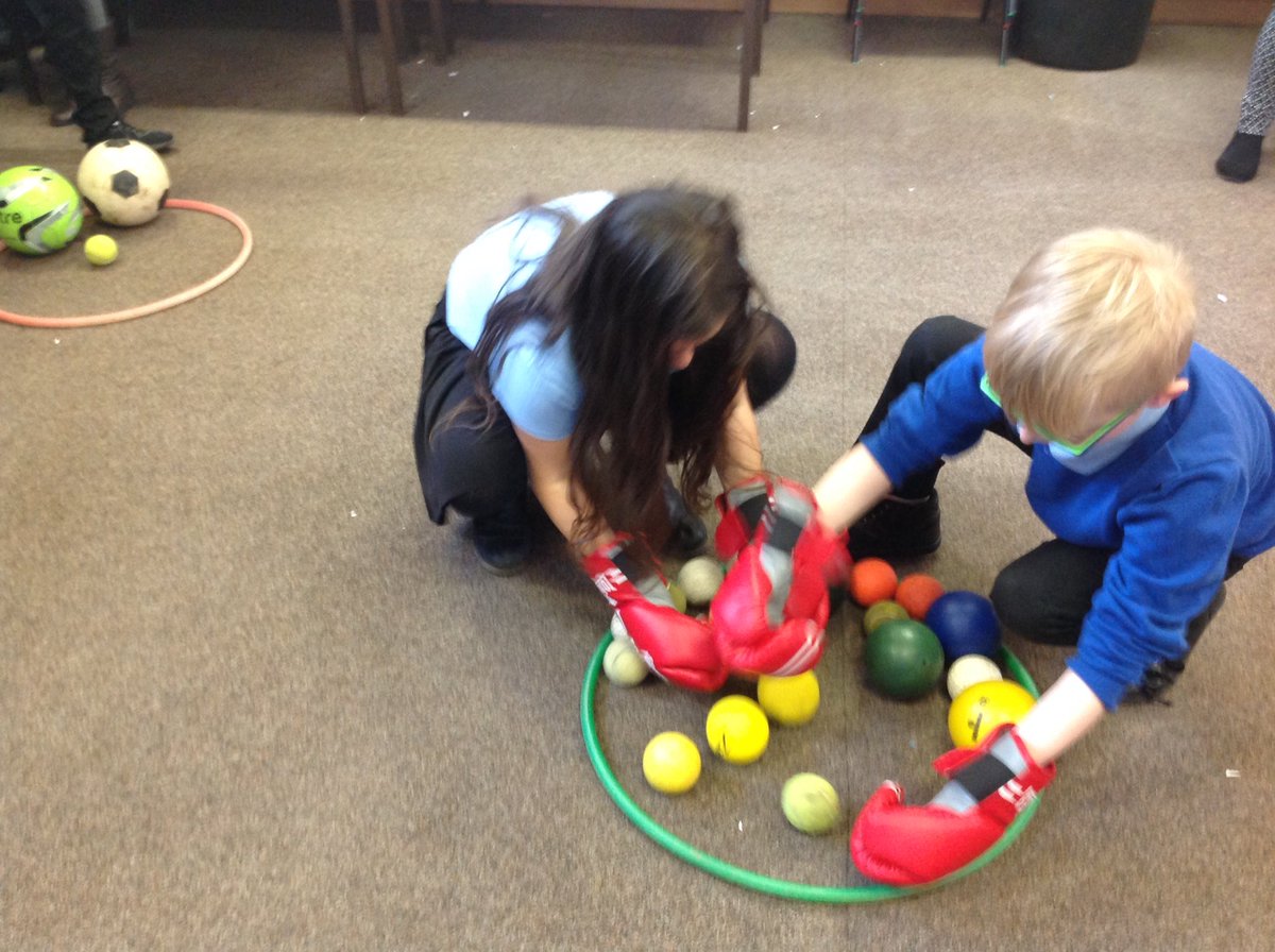 bramleyjuniorY5's tweet photo. Space Cadet training. #bjsscience https://t.co/33JqZQD5Mw