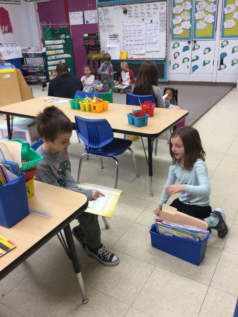 Reading play dates! Looking for punctuation marks in <a href="/MoWillems/">Mo Willems</a> books and playing teacher. #RUOS #oakpark97 #Irving97 #kindergarten