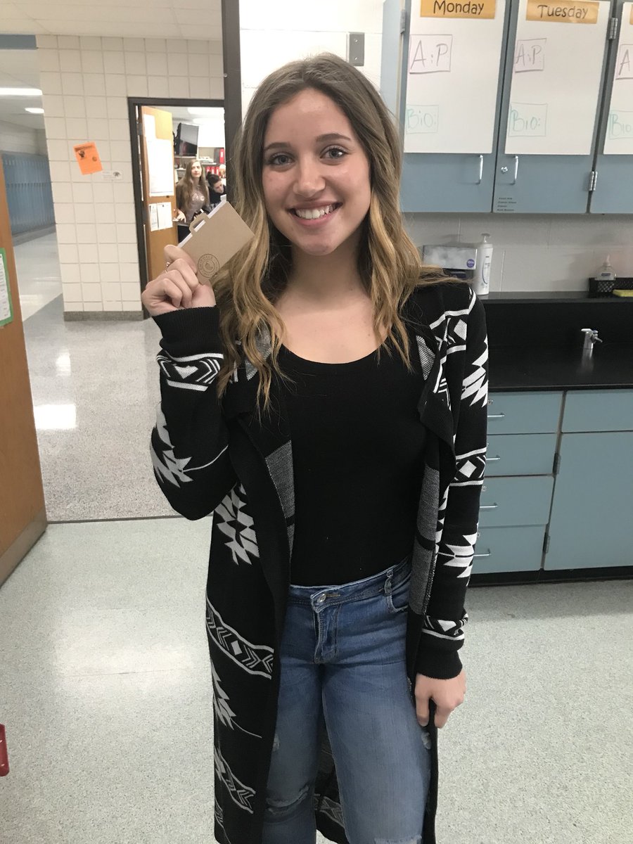 OHSenviro's tweet photo. Participate at our next #meatlessmonday education table at lunch for your chance to win a Chipotle gift card #OHSBraves #proudtobebrave #OHSEnviroClub https://t.co/fZTMZDj6dT