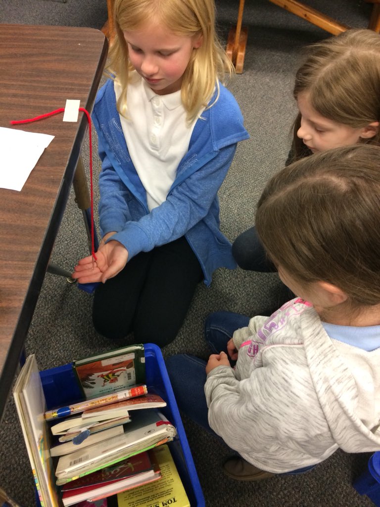 MissEmmyBee's tweet image. Experimenting with magnets! #girlsdoscience #woodwardsuperstars #funwithmagnets @WoodwardStars @JoanJplav @Joselyn7Ortiz @CScottWAE1