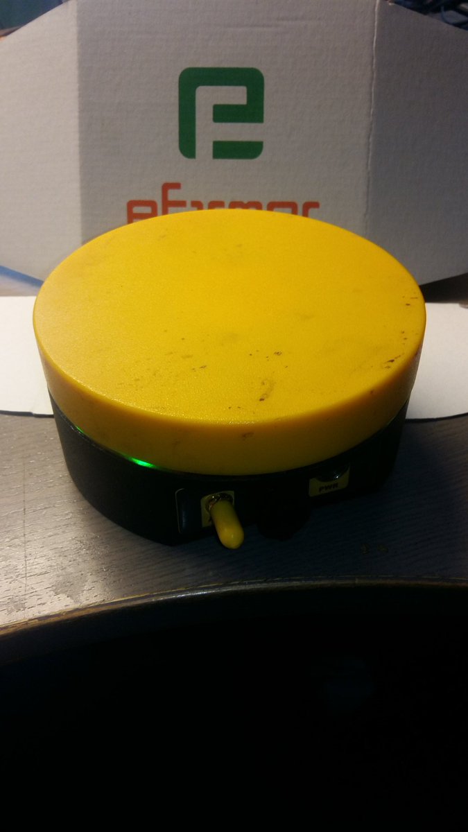ClaeysFilip's tweet photo. Nieuw speelgoed aan het uittesten. Dat wordt lijntjes volgen vanaf dit jaar. #fieldbee #efarmer https://t.co/GFKondvoMM