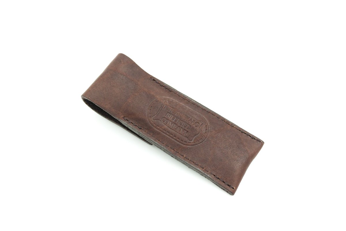 BuffaloBillfold's tweet image. Looking for a good pair of sharp thread clippers? These are the best. We know because we use them daily when we&apos;re handcrafting leather goods for you. These clips come with a brown leather case for safe storage. ow.ly/QGWl30j3Wfo #threadclippers #threadsnips #sewingsnips