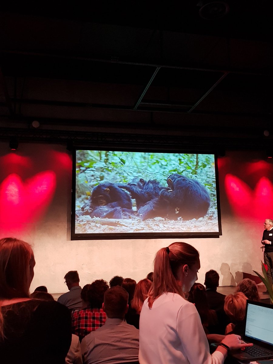 La_Neusser's tweet photo. The perfect example for a social network. #DigitalPRBootcamp https://t.co/462bvLNMzx