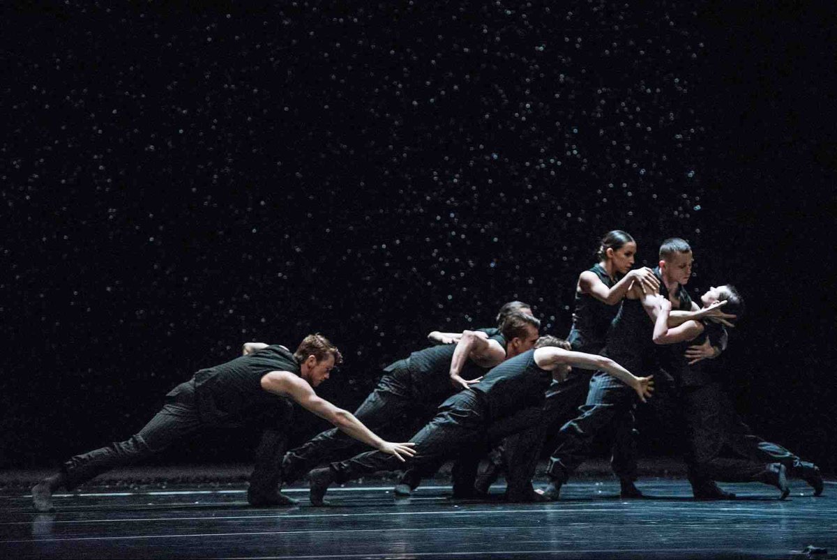 JessStoddard's tweet photo. #Review of @DanceConsortium @BalletBC #balletbc18 at @The_Lowry 💃🏻 @SimonHarperPR
⭐️⭐️⭐️⭐️ "Ballet BC creates an astounding triple bill show that highlights and celebrates the brilliance of the mix and modernisation of ballet."https://t.co/4bMKjtaIJE https://t.co/WLXYHRRp4w