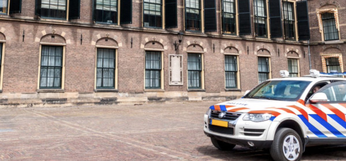 De <a href="/Politie/">Politie Nederland</a> heeft met <a href="/BouwendNL/">Koninklijke Bouwend Nederland</a> en <a href="/debouwagenda/">debouwagenda</a> een innovatie challenge gelanceerd. Marktpartijen mogen meedenken aan oplossingen voor de politiehuisvesting van de toekomst. "Unieke ontwikkeling”, zegt Isabelle Kooderings Clémens van #Cinfield cinfield.nl/politie-innova…
