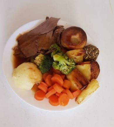 PubBeehive's tweet photo. Home cooked roast dinner tomorrow at The Beehive £7.95 for a regular and £9.95 for a Large, check out trip advisor for our reviews #food #sunday #holygrail #beef #gammon #potatoes #freshveg #gravy https://t.co/qr8yLmZY9h