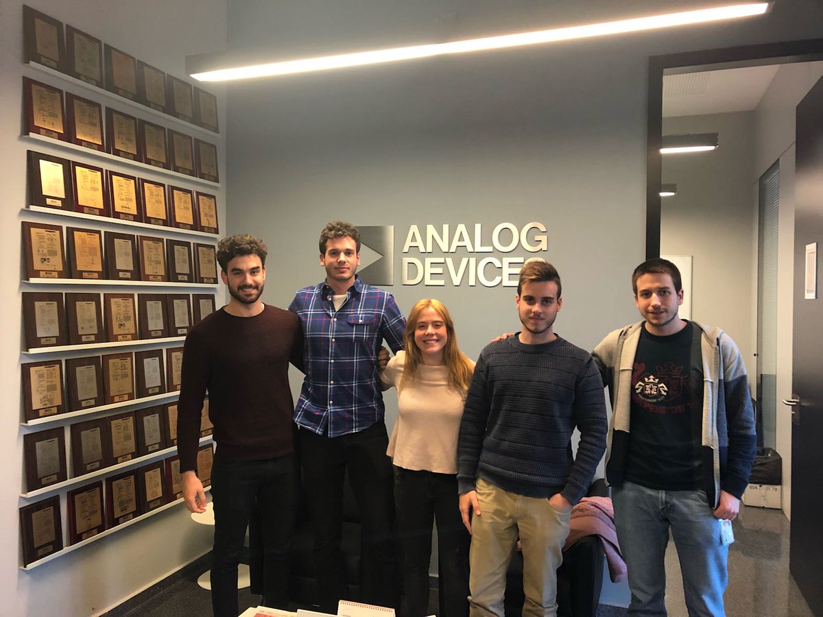 GeesicProject's tweet photo. Getting some advice from our mentor at Analog Devices, so gratefull!! @SpainAnalog @we_online #ADIWEcontest https://t.co/jODCfaS2gM