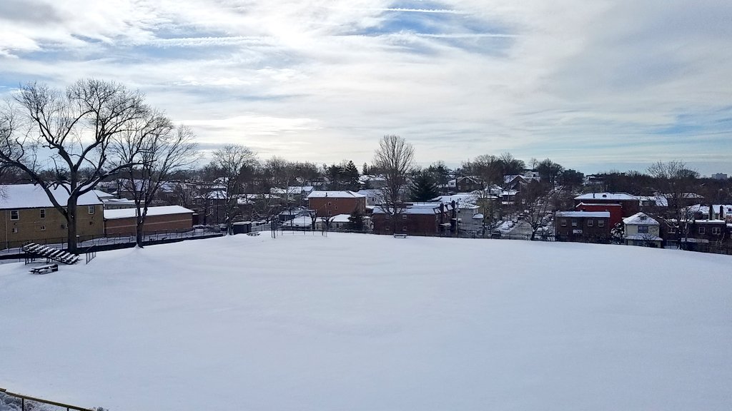 MountToday's tweet photo. Remnants of the latest #noreaster. #SpringatTheMount #22acres #TheBronx #AllBoys #Grades6through12 🌱☃ https://t.co/Qf2xdqiwkC