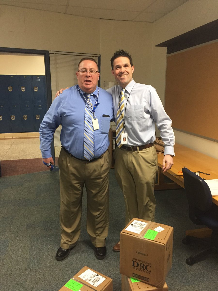 PericciMike's tweet photo. @schwarzman2001 It’s a blue shirt/ khaki pants kind of day. Great minds think and dress alike! #EASDPride https://t.co/cXTGhLyYPx