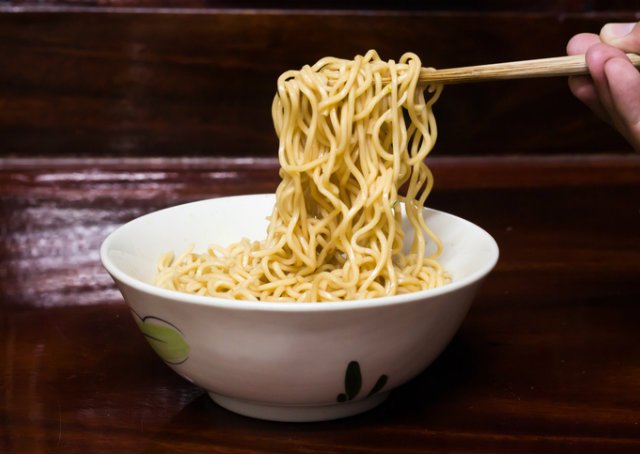 Não transforme o seu conhecimento em um prato de miojo adm.to/2IGm8Lw