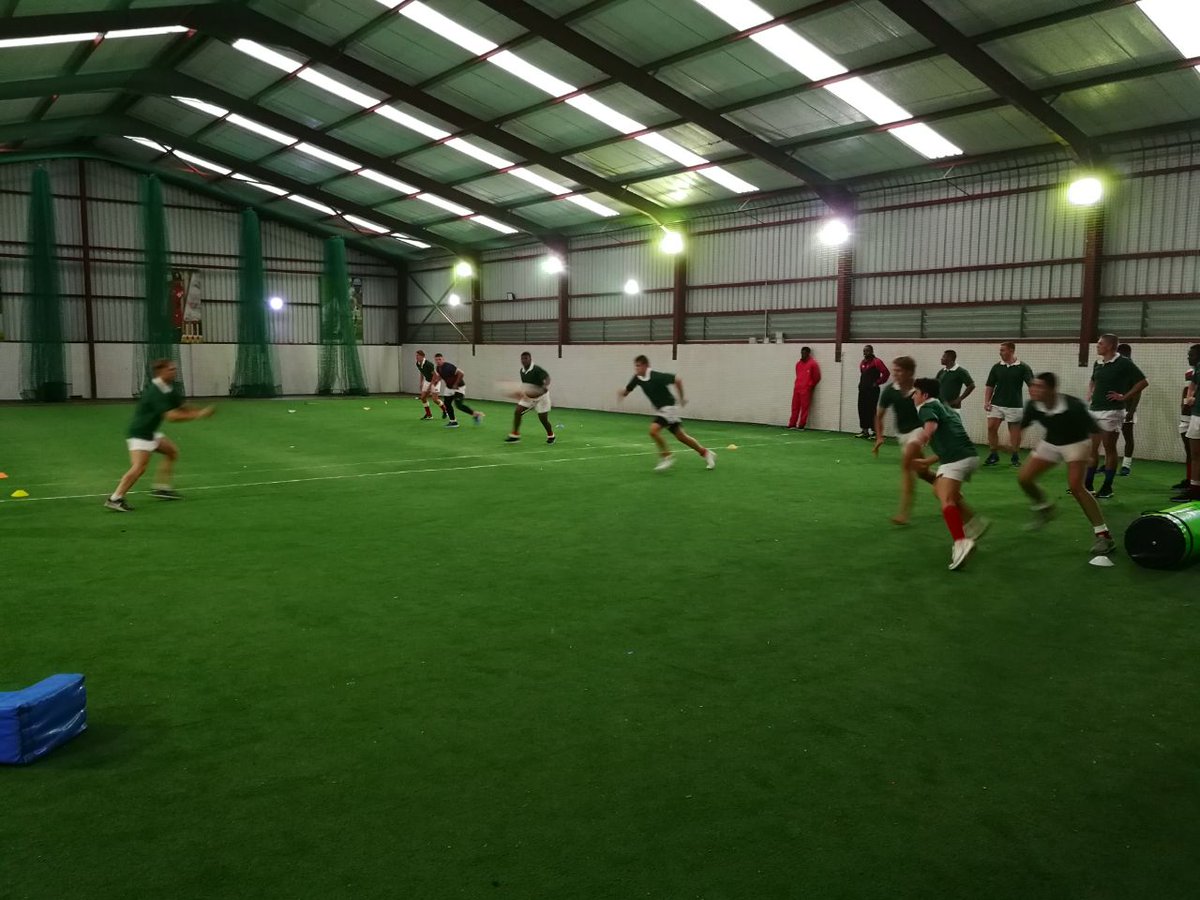 KingEdVIISchool's tweet photo. #RedRugby @KingEdVIISchool Raining?! Ons maak 'n plan!! #redtraining not to be halted :) @mzeke_great @MarcoJnr10 @2407ddw @sennaj7 #redgrit #redteamwork #redmachine https://t.co/ZL70H6rsBs