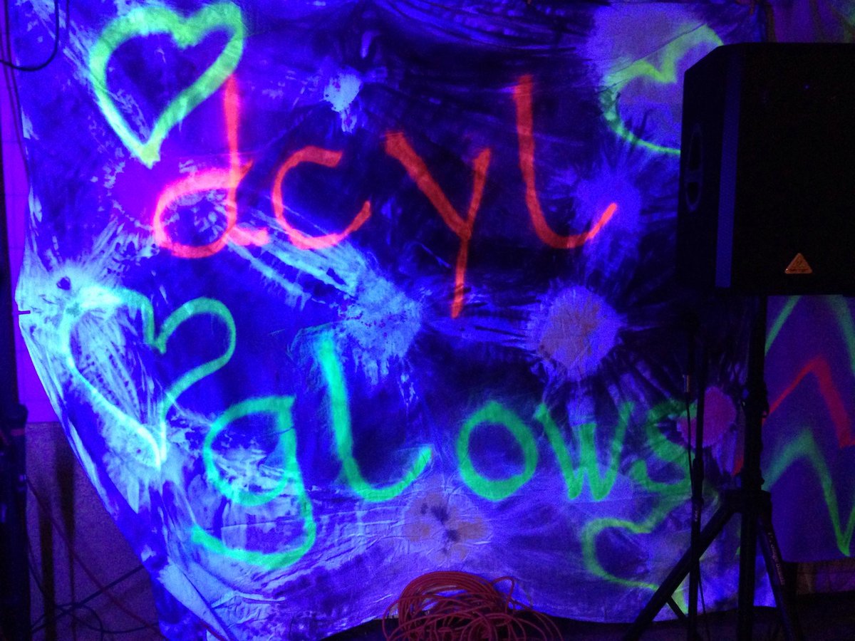 DCYoungLife's tweet photo. The 3rd Annual Glow Club is tonight, YES TONIGHT!!!! Wear your neon and come have a blast at #thebestnightftheweek #seven27 https://t.co/QzMorYBeYM