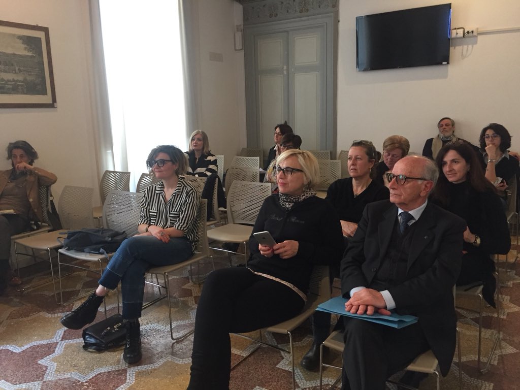 La Commissione Pari Opportunità #CNG organizza la tavola rotonda sul divario lavorativo tra uomini e #donne. Si parla di discriminazioni sul #lavoro, di donne e giovani. Con la geologa Alessandra Biserna, Dott. Emanuele, Presidente <a href="/singeop/">Sindacato Nazionale dei Geologi Professionisti</a> e Valeria Maione, vicepresidente CREIS