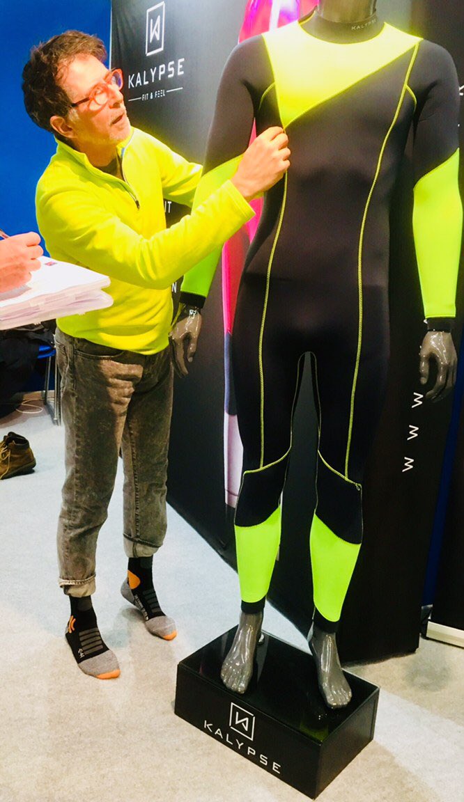 MyKalypse's tweet photo. 🦋 For Spring, Riccardo wanted a wetsuit with his favorite colors... and he got it!
#MyKalypse #Kalypse https://t.co/ui8tfukQ0t