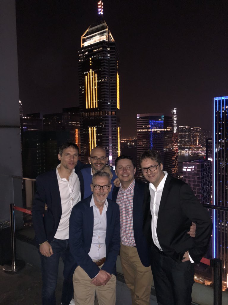 Audencia_EMBA17's tweet photo. Promo Executive #MBA #Audencia à #HongKong, ville-état 100% business, centre névralgique/stratégique pour pénétrer toute l’Asie. Soirée bar teambuilding au toit d’un building. Learning Word Business ! #audencia in #hongkong https://t.co/AVRIZbeffd