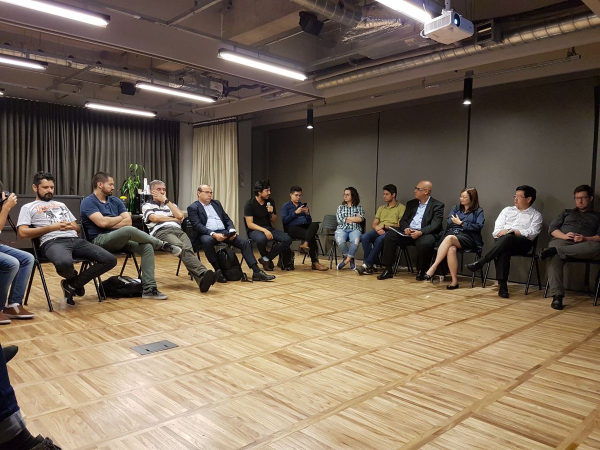 O evento 'Inteligência Artificial em perspectiva', realizado na última terça (20/03) pelo Em Perspectiva, promoveu um debate muito rico acerca dos impactos e desdobramentos da utilização de #dados e #InteligênciaArtificial em pessoas, empresas e sociedades. Esse foi só o começo!