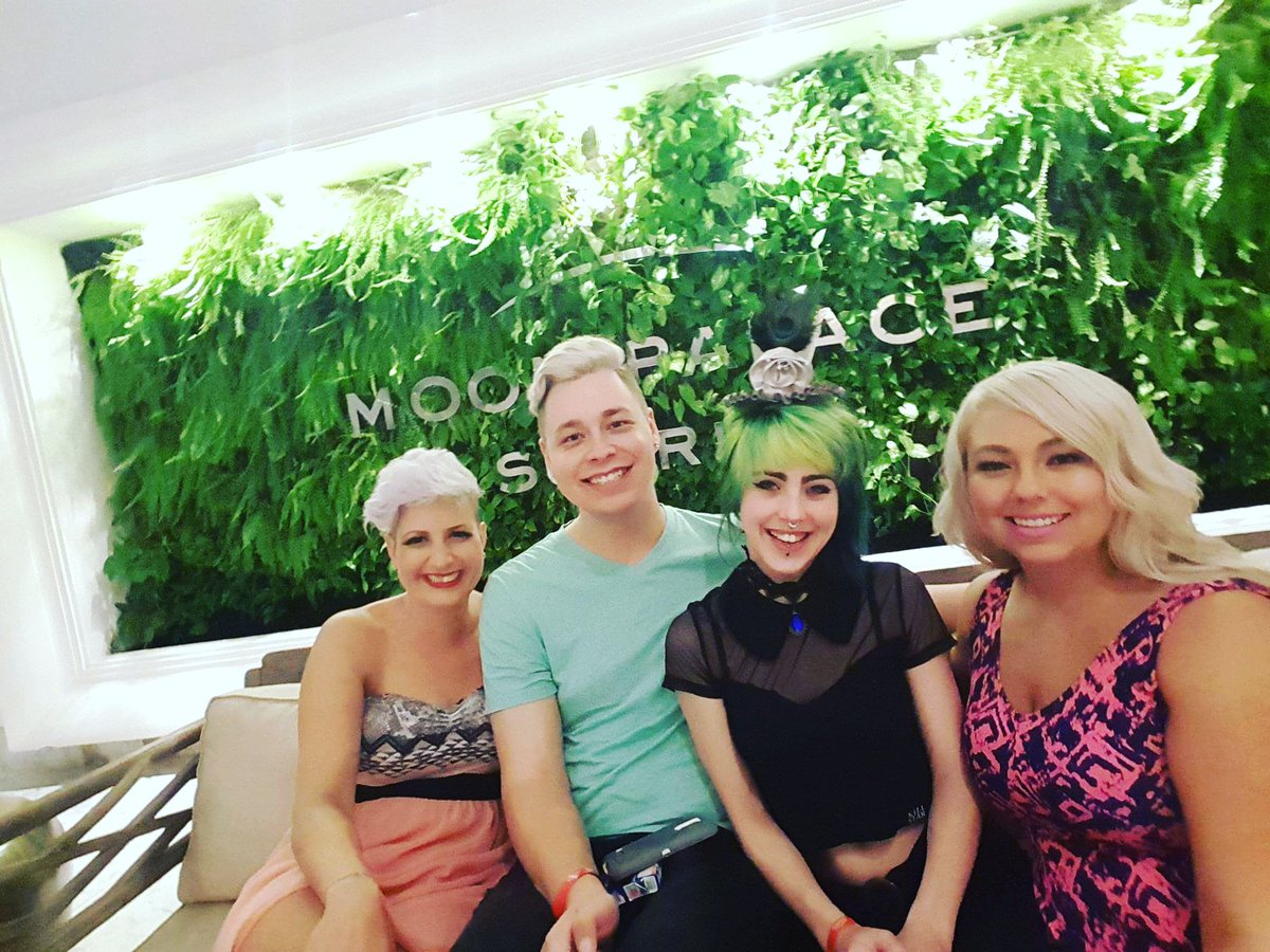 BeautyDepot_Inc's tweet photo. https://t.co/YMbUwql8H4
Throwback Thursday!
Amazing Farouk Systems event in Cancun this past August 🌴😁🏊♂️
https://t.co/QmZFsVJdSm
#Farouksystems #cancun #yqrstylists #salon https://t.co/imLe1oWP8G