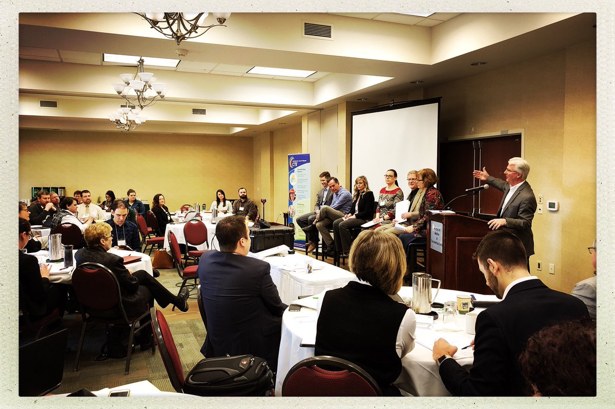 school2careerWI's tweet photo. Panel discussion led by Jim Morgan on overcoming silos between different sectors and orgs in Wisconsin. #PathwaysWI2018 @WisDPI_ACP https://t.co/xDV2Wmh0s7