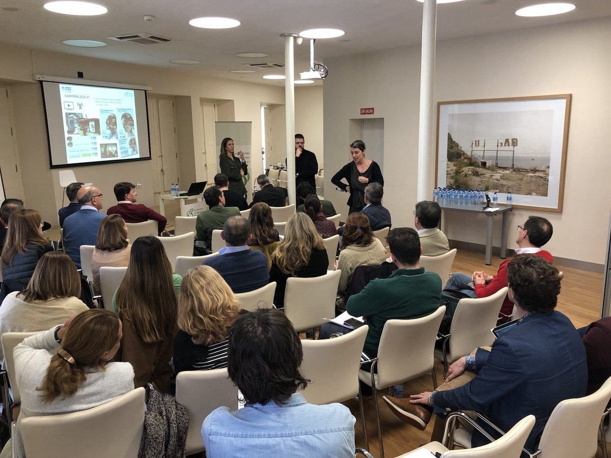 jlmunozescassi's tweet photo. Elena Martínez @MSF_Espana Belen Roldan @eACNUR y Marcos Macarro @amnistiaespana nos presentan su experiencia en la implantación y desarrollo de la estrategia de captación a través de Testamentos Solidarios @AFA_Fundaciones @AEFundraising https://t.co/0m6jDBhHNN
