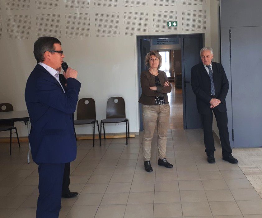 Reyrog's tweet photo. #Jura Et voilà la fin d'une belle aventure de 10 ans avec le SIDEC @COMSIDEC  pour Hervé Bouillod @HBOUILLOD et avec moi 😉 Mais que vais je devenir.? 😉Bonne chance en tout cas dans ses nouvelles fonctions de DSI du Conseil Départemental du Jura. https://t.co/HWxcCY69rg