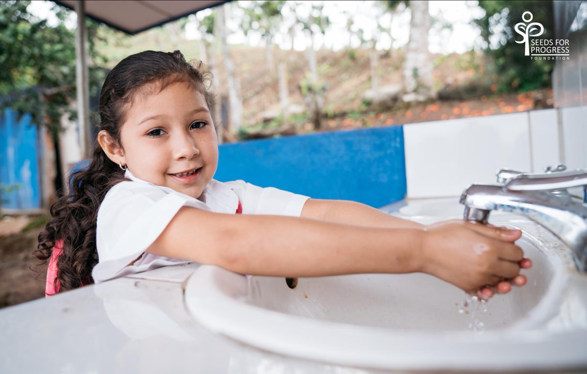 We invest in the physical conditions of the educational centres to favor the development of the students and teachers. Water and sanitation projects are one of our priorities.  #DiaMundialdelAgua #WorldWaterDay #Nicaragua #ThursdayThoughts #Nicaraga #FelizJueves