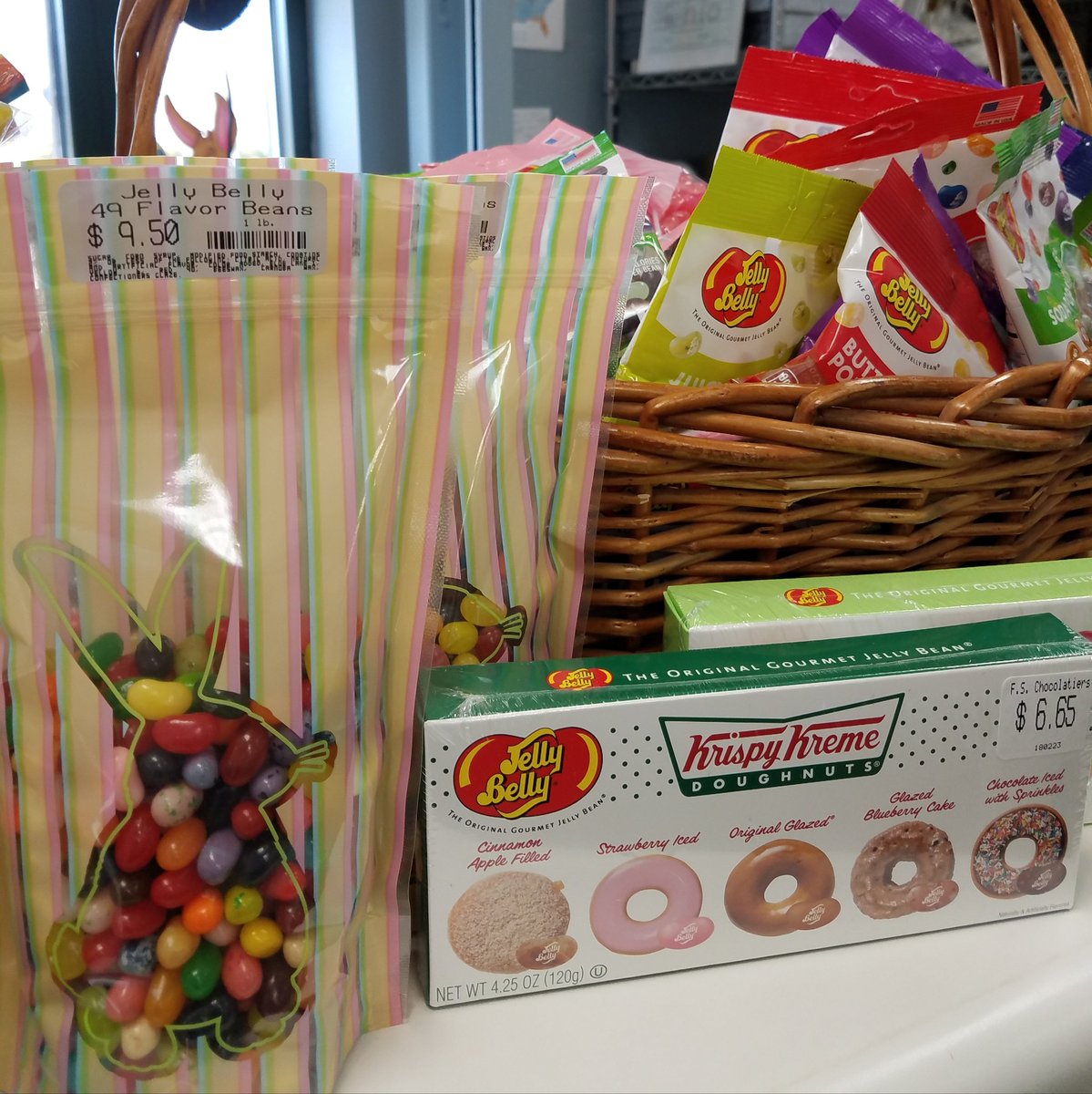 FS_Choc's tweet image. We have lots of choices for Jelly Belly lovers....by the large bag, small bag or box.