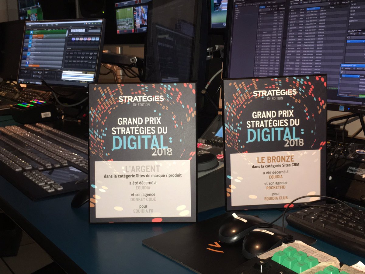 Nos trophées du #GPStrat ont rejoint la rédaction d'@Equidia ! 
Bravo à toutes nos équipe et un grand merci à nos partenaires <a href="/rocketfid/">RocketFid</a> <a href="/_donkeycode/">DonkeyCode</a> et <a href="/KinowSolution/">Kinow - Alpha Networks Group</a> 💪 #media #Digital